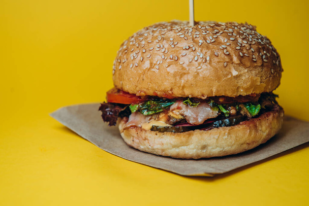 burger meat cheese fast food sandwich lunch meal - Zdjęcie, obraz
