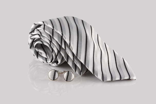 Перекрестный галстук с запонками
 - Фото, изображение