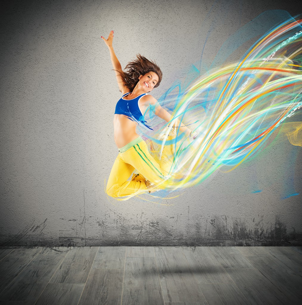 Dançarina feminina salta
 - Foto, Imagem