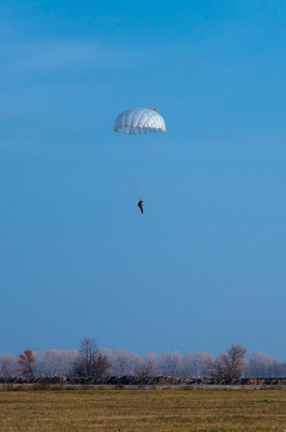 парашутист
 - Фото, зображення
