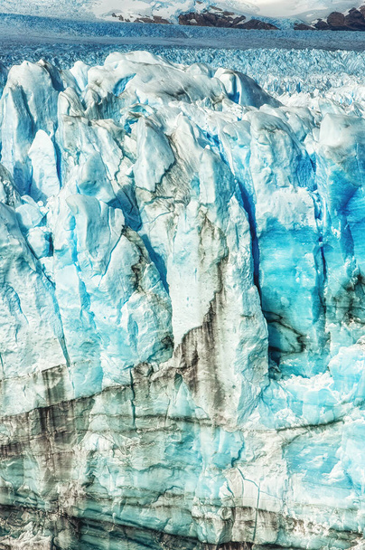 Arjantin, Patagonya 'daki Los Glaciers Ulusal Parkı' ndaki Perito Moreno Buzulu. Mavi buzul, antik buz, El Calafate, Patagonya. Mavi buz yakın, buz arkaplan. - Fotoğraf, Görsel