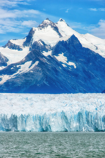 Perito Moreno buzulu. Los Glaciares Ulusal Parkı, El Calafate bölgesi, Santa Cruz bölgesi. Patagonya. Arjantin. - Fotoğraf, Görsel