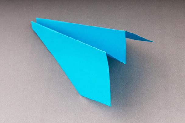 papierowe samoloty na tle - Zdjęcie, obraz