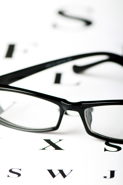 οπτική ανάγνωση γυαλιά στο τραπέζι όραση - Φωτογραφία, εικόνα