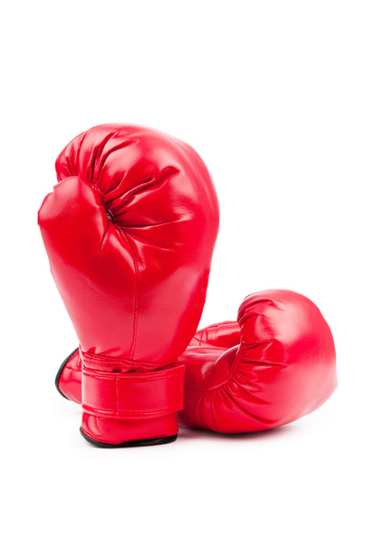 Красные боксерские перчатки, изолированные на белом
 - Фото, изображение