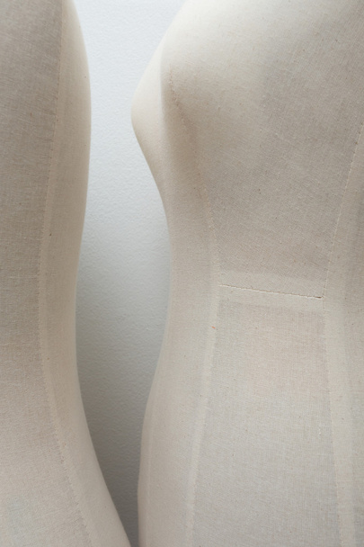 maniquí textil paño maniquí femenino en la habitación
 - Foto, Imagen