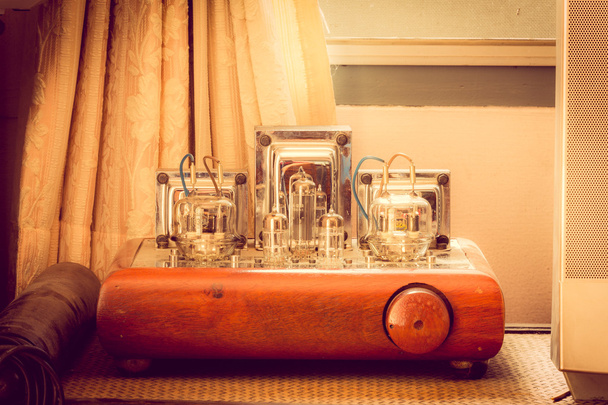1950 yılından itibaren Vintage Vana tüp amplifikatör - Fotoğraf, Görsel
