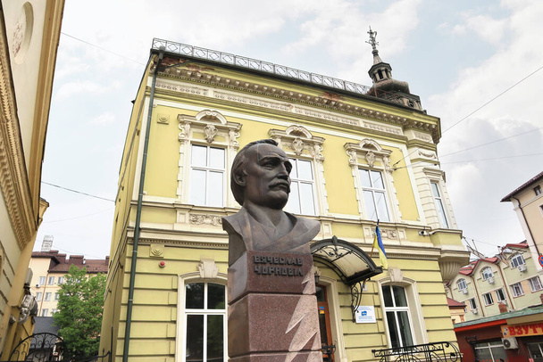 Monument to Chornovil Vyacheslav in Ivano-Frankivsk, Ukraine - 写真・画像