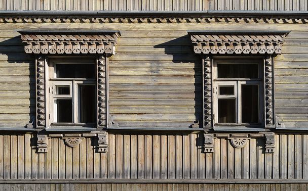 Two old carved wooden windows - Valokuva, kuva