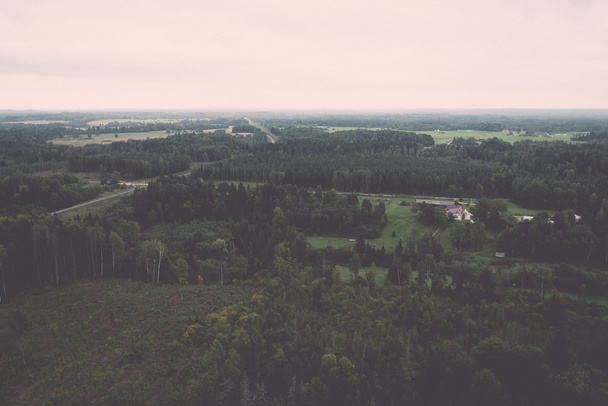 bosques y campos desde arriba - retro, vendimia
 - Foto, imagen