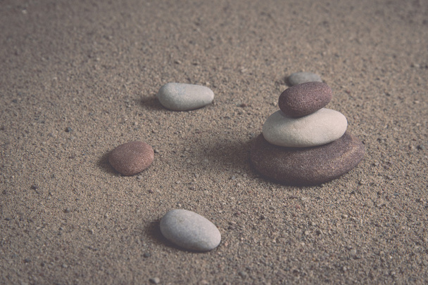 Zen kert homok hullámok és a szikla szobrok - retro, vintage - Fotó, kép
