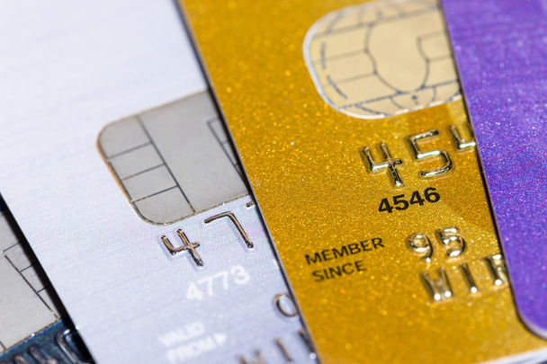 Montón de tarjetas de crédito, primer plano, enfoque selectivo
 - Foto, imagen