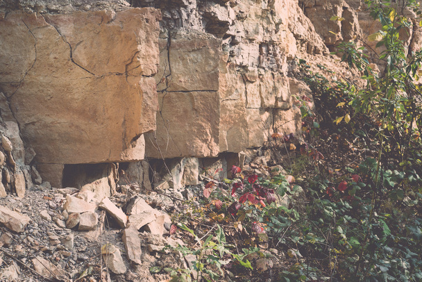 falaises de grès avec source d'eau - rétro, vintage
 - Photo, image