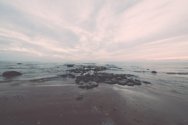 kivinen meri ranta laajakulma näkökulma - retro, vuosikerta
 - Valokuva, kuva