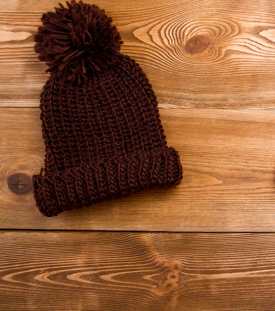 зимняя шляпа с помпоном
 - Фото, изображение