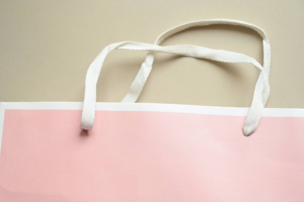 pink paper bag for shopping - Valokuva, kuva