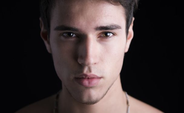 Closeup headshot of handsome young man - Foto, Bild