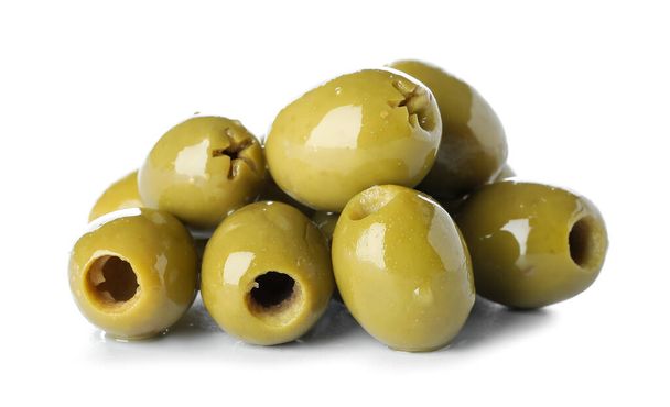 Heap of delicious green olives isolated on white background - Foto, Bild