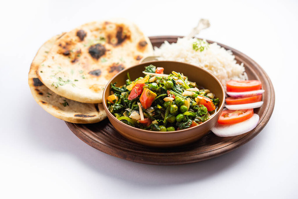 палак каррі також відомий як шпинат горіх масала сабзі або сабдзі, індійська їжа
 - Фото, зображення