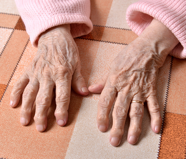 Idős asszony keze - Fotó, kép