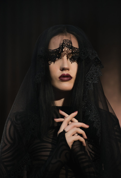 the beautiful girl in black veil and with red lips - Foto, Imagem