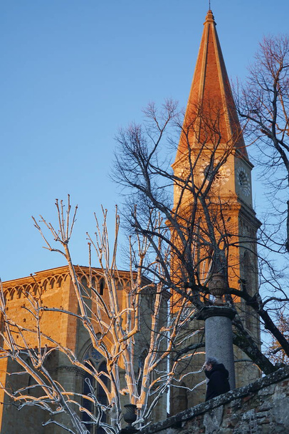 Колокольня собора Ареццо, Тоскана, Италия
 - Фото, изображение