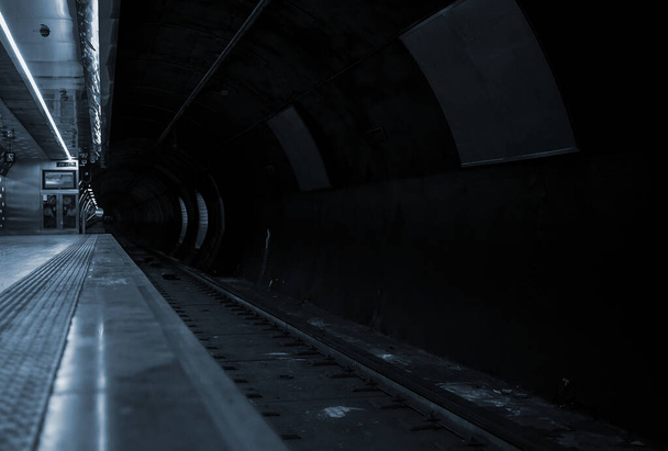 Пустой метро в Неаполе, Италия. - Фото, изображение
