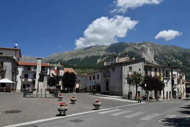 A square in between Campo di Giove, a medieval village in the Abruzzo region of Italy. - Zdjęcie, obraz
