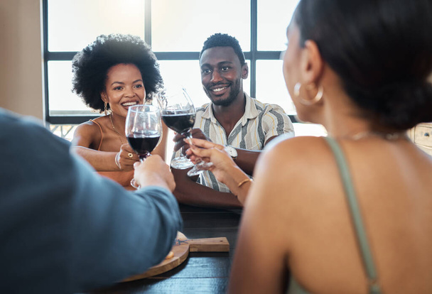 Friends, wine and food of couples having dinner together or double date, drinking wine at a restaurant. Romantic group at a restaurant having fun and enjoying a lunch in celebration for their love - Foto, Imagem