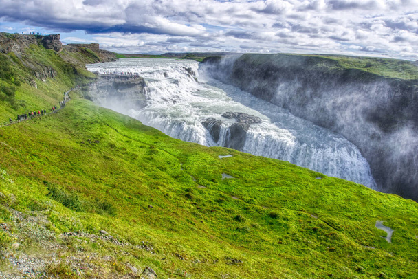 Водопад Галльфосс расположен в каньоне на реке Хвита, Исландия - hdr фотография - Фото, изображение