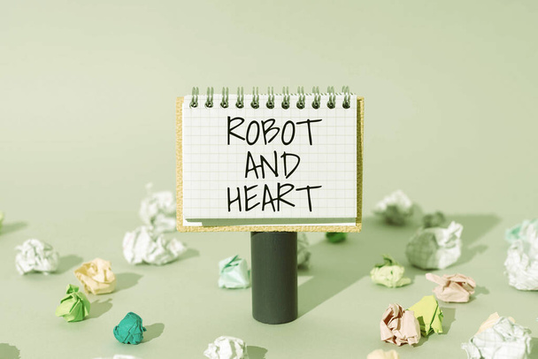 Znak tekstowy pokazujący Robota i Serce, Konceptualne zdjęcie Wrażliwość i dbałość o technologię maszyn - Zdjęcie, obraz