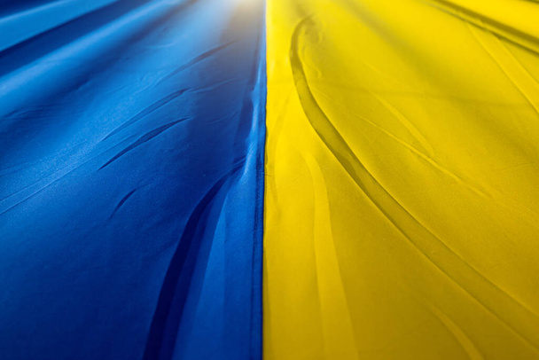 Η σημαία της Ουκρανίας είναι ένα από τα κύρια σύμβολα της χώρας. - Φωτογραφία, εικόνα