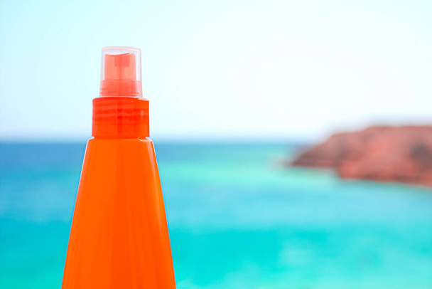 Suntan lotion, spf protection and skin care, sun tan bottle on the beach, beauty and skincare cosmetics product brand - 写真・画像