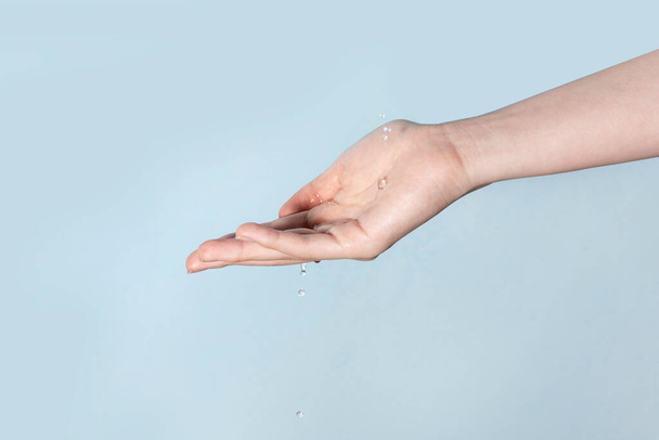 beauty hands motion series_using toner - Фото, изображение