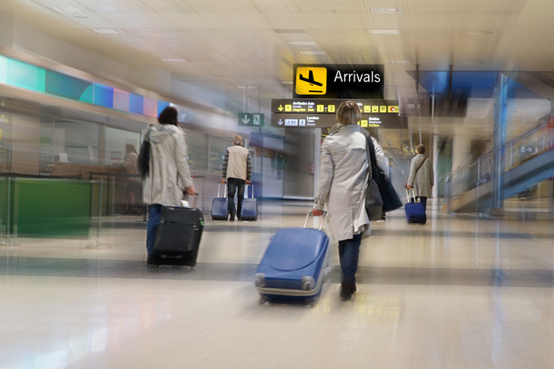 Passageiros das companhias aéreas
 - Foto, Imagem