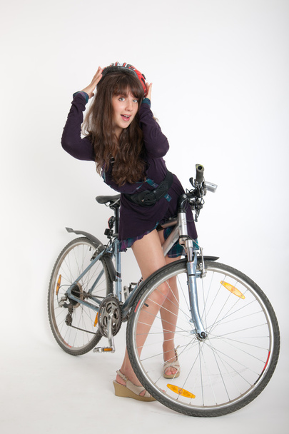 дівчина на велосипеді
 - Фото, зображення