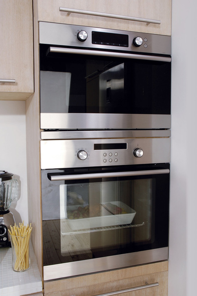 moderne keuken met oven - Foto, afbeelding