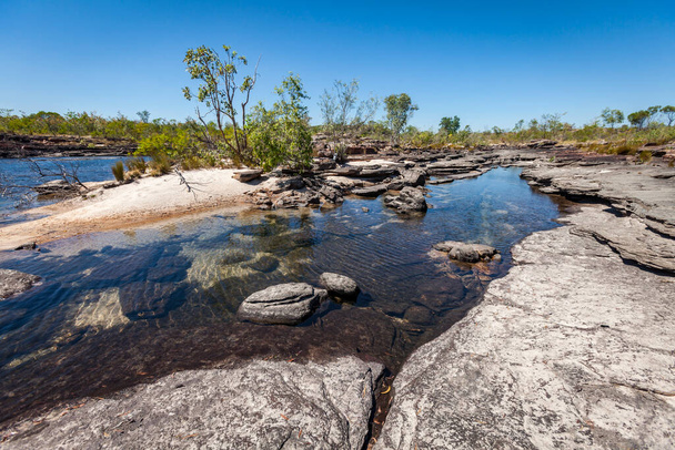 Outback Australia at Jim Jim River on Arnhem Plateau, Kakadu National Park, Northern Territory - Foto, Imagem