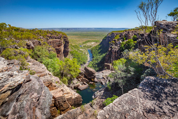 Outback Australia at Jim Jim River on Arnhem Plateau, Kakadu National Park, Northern Territory - Foto, afbeelding