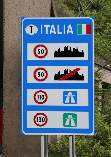 road sign with speed limits on the Italian border and text ITALIA that means Italy - Fotoğraf, Görsel