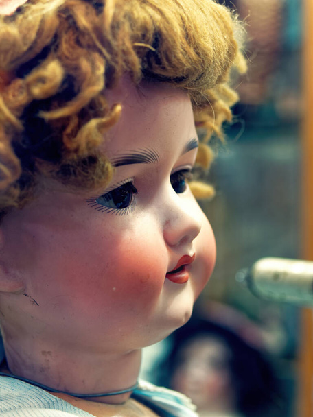Antique Doll At The Flee Market       - Foto, Bild