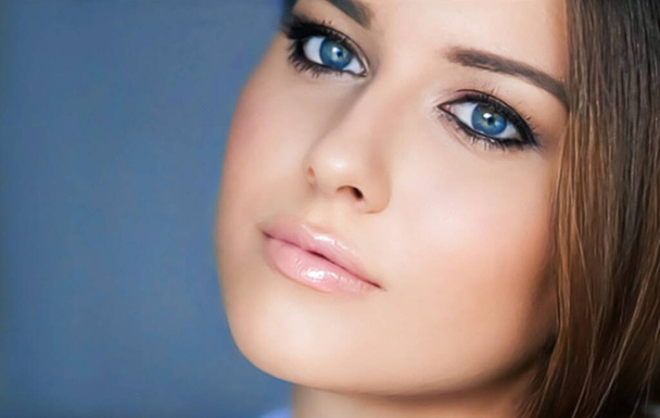 Beauty and make-up, beautiful woman with smokey eyes makeup, face portrait close-up - Foto, afbeelding