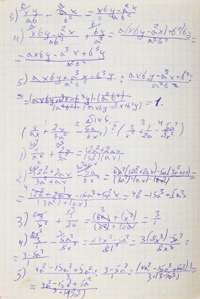 Kwadraat papier met wiskundige formules - Foto, afbeelding