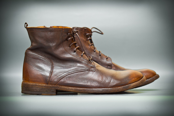 Sapatos de couro old-school marrom. tendência da moda, sapatos artesanais italianos
 - Foto, Imagem