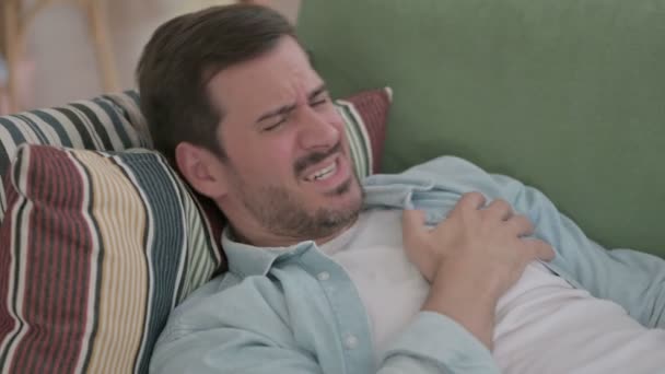 Casual Man Feeling Uncomfortable while Sleeping in Bed - Video, Çekim