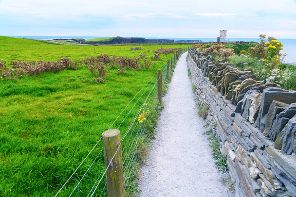 Republik Irland, Cliffs of Moher. Beliebte Touristenroute - Foto, Bild