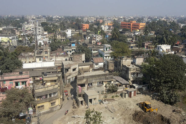 Вид сверху, город Ховра, Западная Бенгалия, Индия. Ховра - 500-летний город, старше Коломбы, которой 300 лет. - Фото, изображение