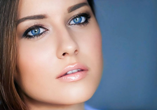 Beauty and make-up, beautiful woman with smokey eyes makeup, face portrait close-up - Valokuva, kuva