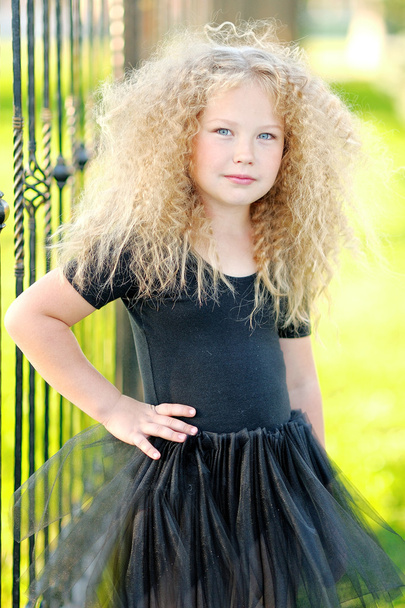 portrait of a beautiful fashion little girl - Foto, Bild