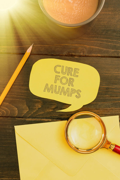 Kézírás jel Cure For Mumps, Üzleti megközelítés Orvosi kezelés fertőző betegség Üzletember mutató toll a digitális S bemutató üzleti kutatás. - Fotó, kép
